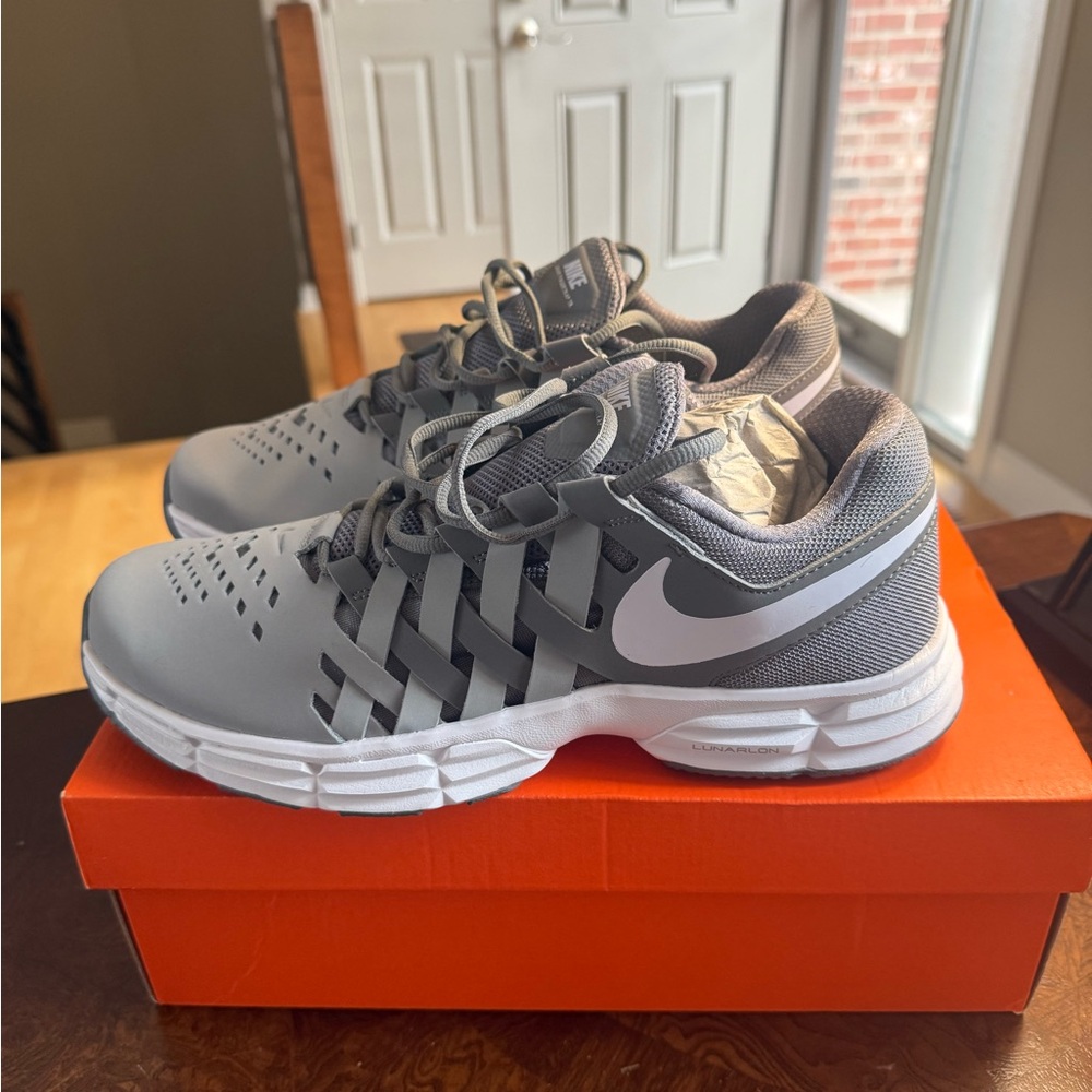 Nike Men's Athletic Shoes in Gray and White